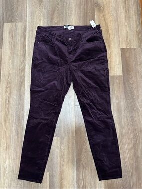 Old Navy Skinny Corduroy Pants in Deep Plum